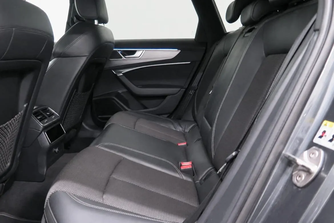 Vehicle image 18