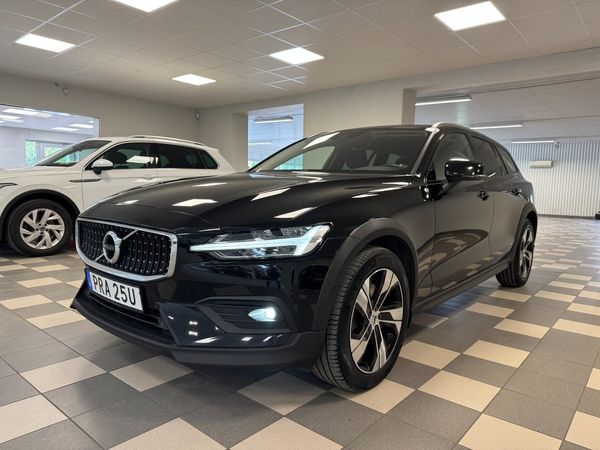 Volvo V60 Cross Country B4 AWD B-Kamera Navi CarPlay Drag Advanced 197 Hk - 2022