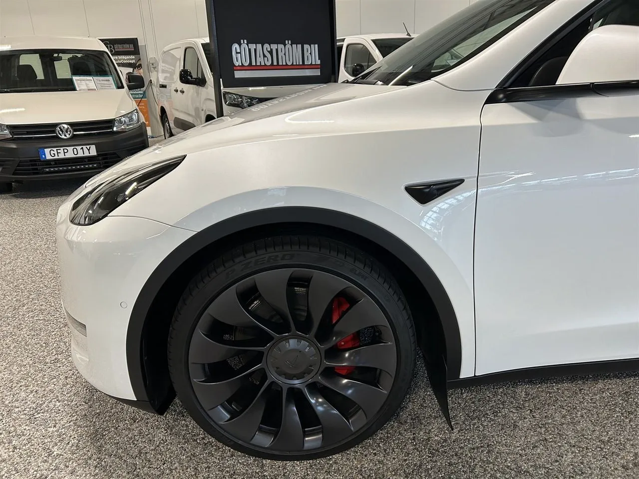 Vehicle image 9