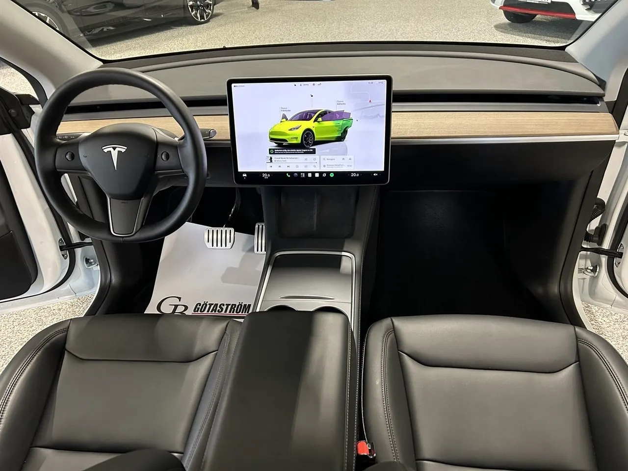Vehicle image 19
