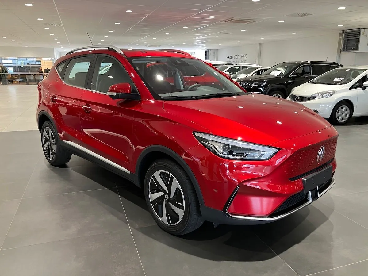 Vehicle image 7