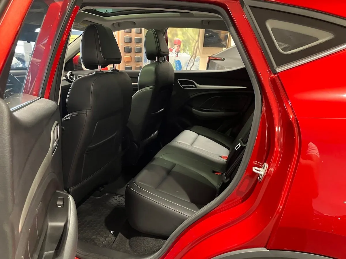 Vehicle image 21