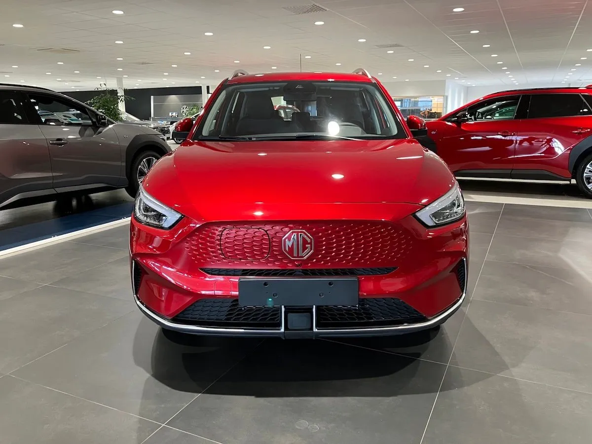 Vehicle image 8