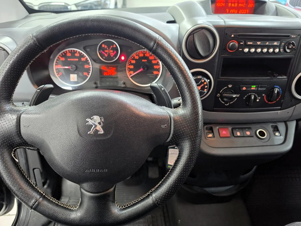 Vehicle image 6