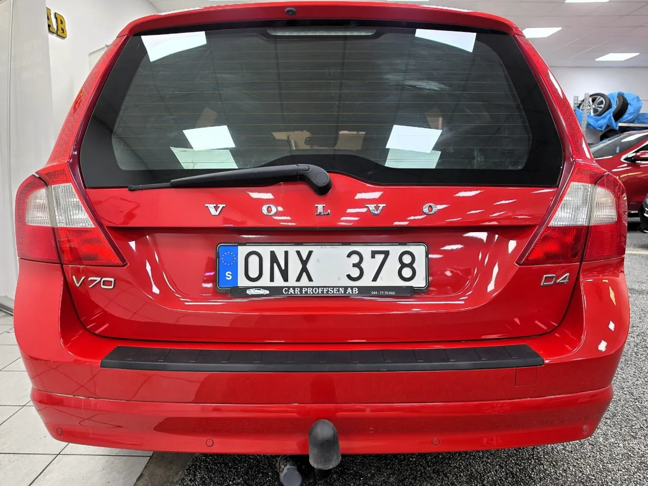 Vehicle image 15