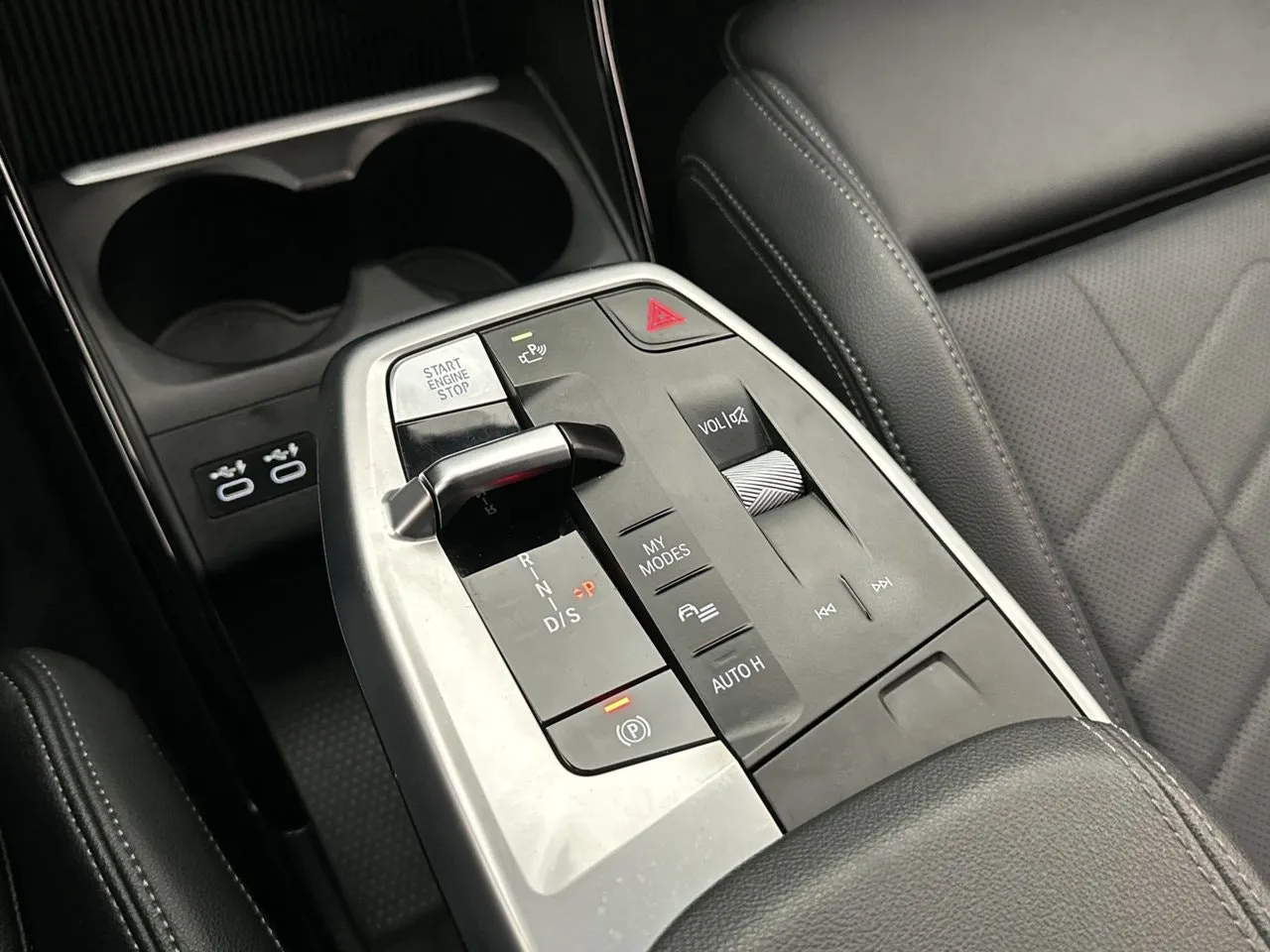 Vehicle image 28
