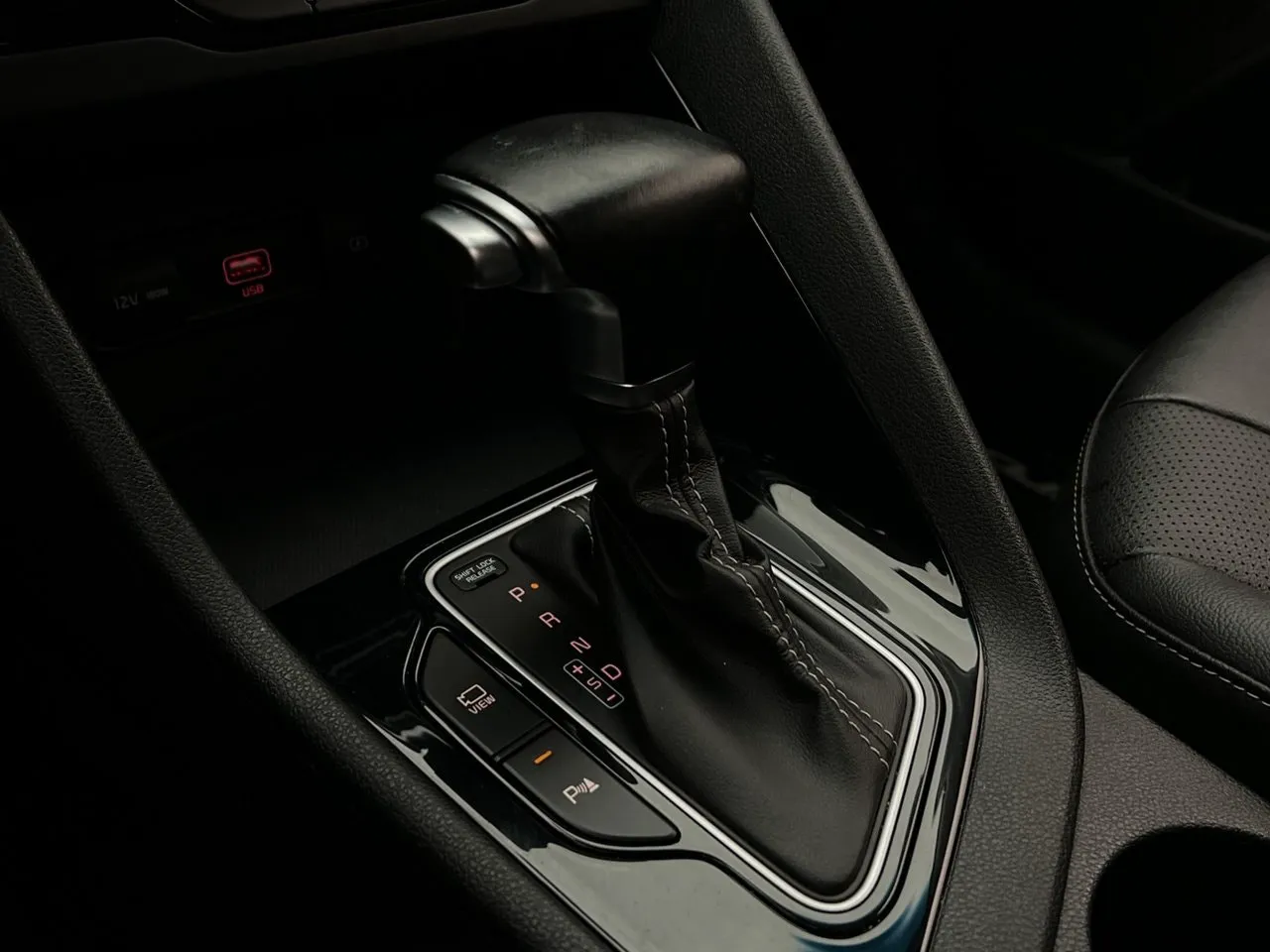 Vehicle image 21