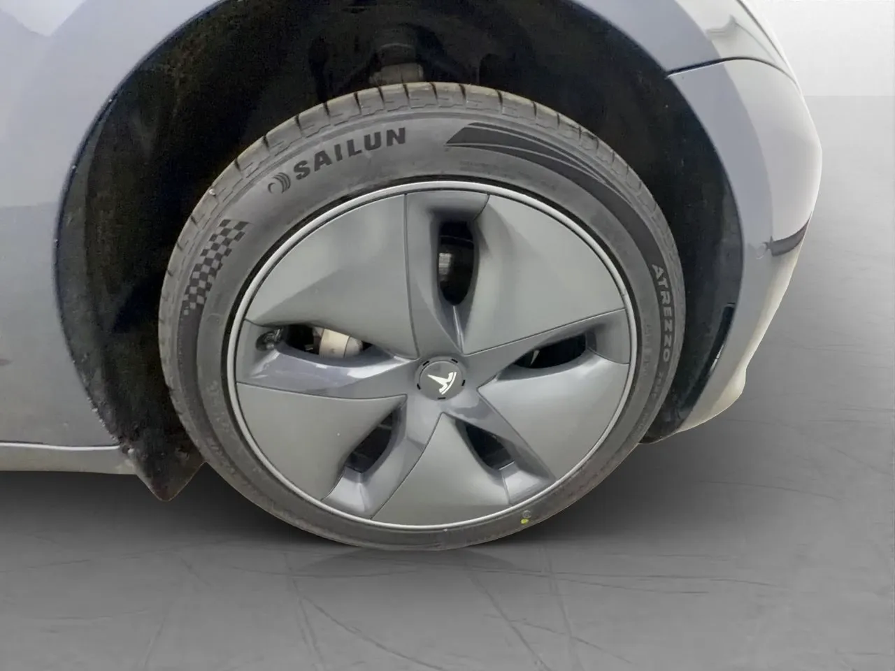 Vehicle image 32