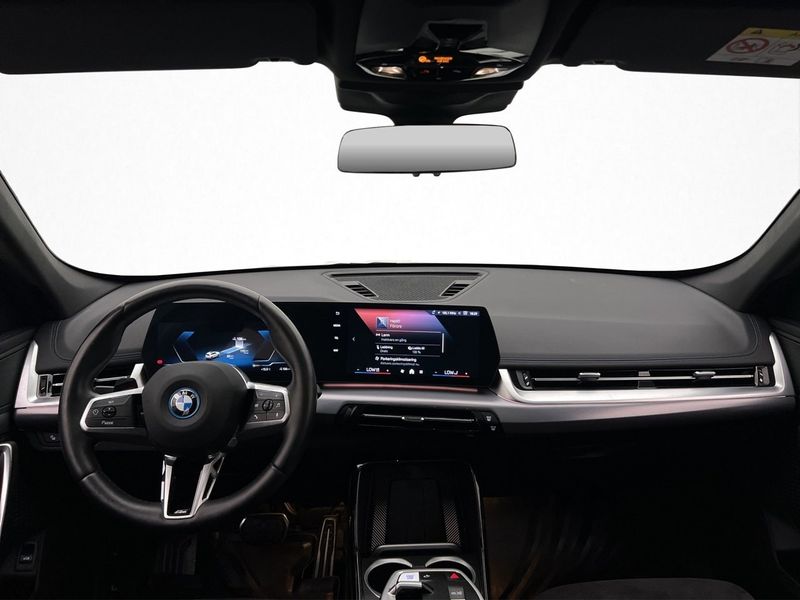 BMW iX1 bild 18
