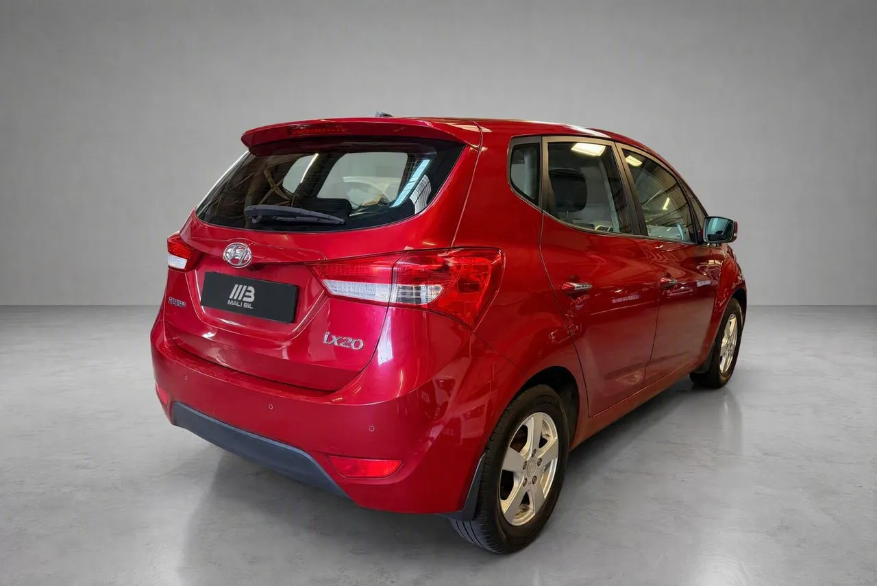 Vehicle image 4