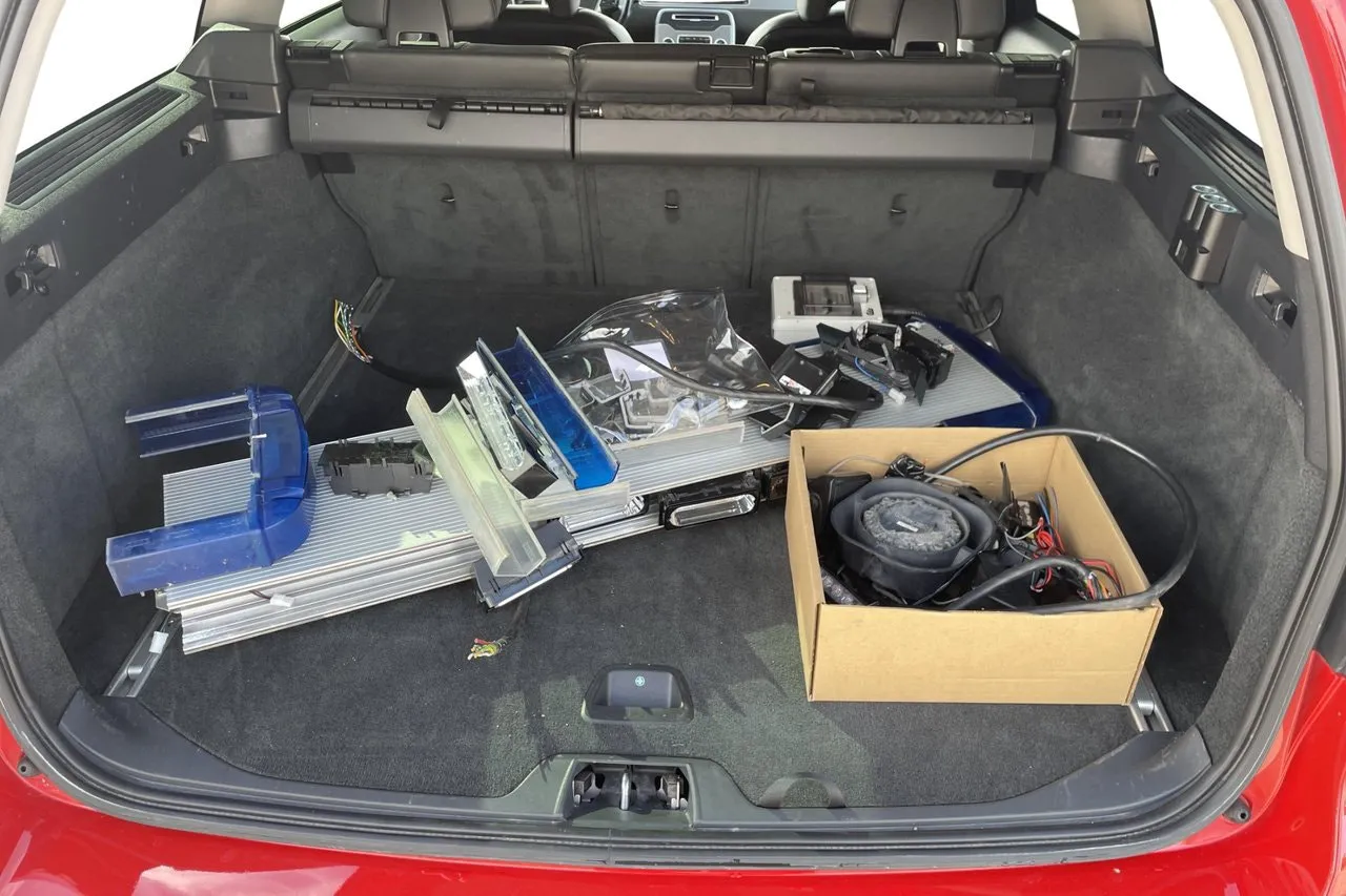 Vehicle image 17