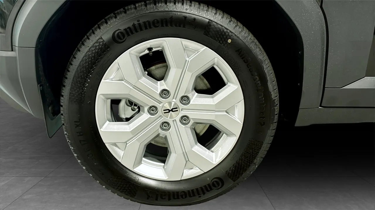 Vehicle image 8