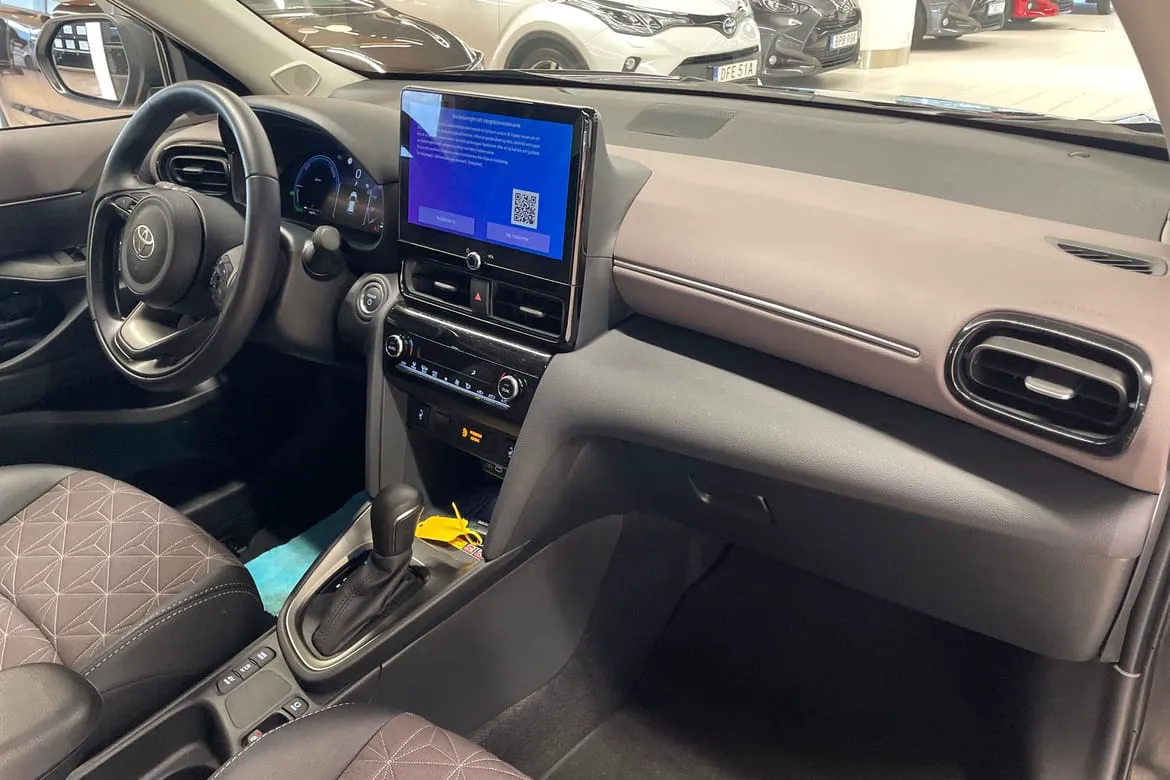 Vehicle image 11