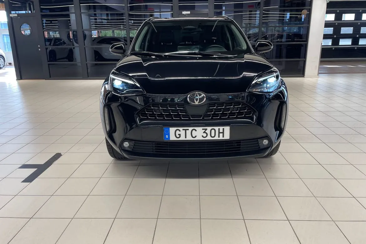Vehicle image 9