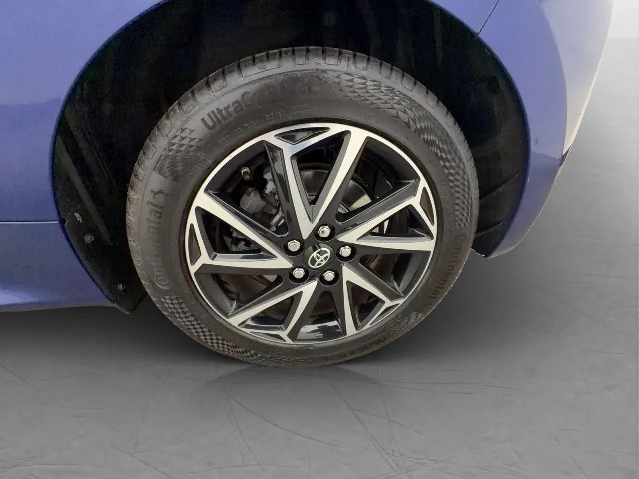 Vehicle image 30