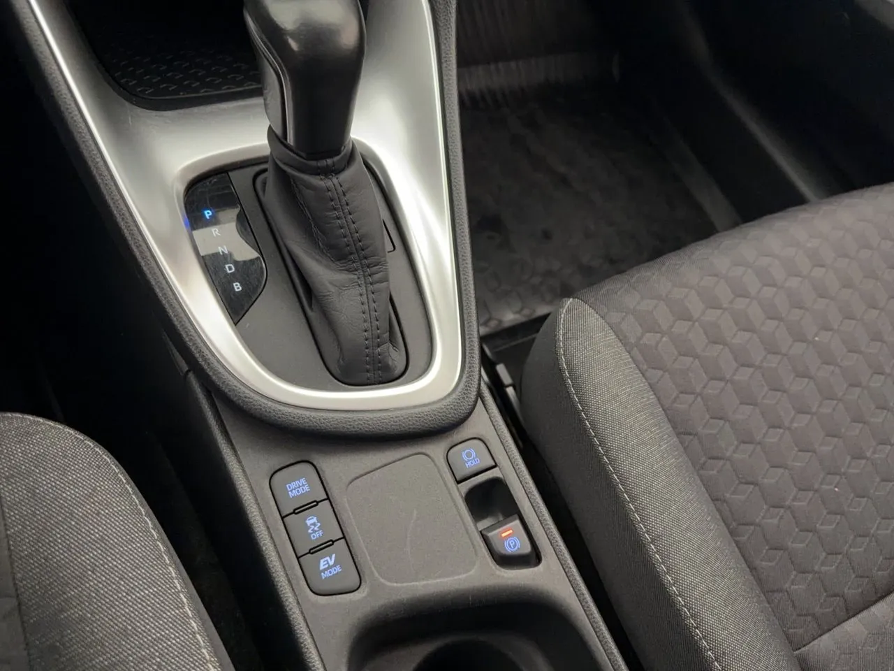 Vehicle image 25