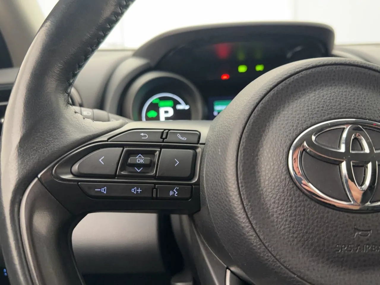 Vehicle image 18