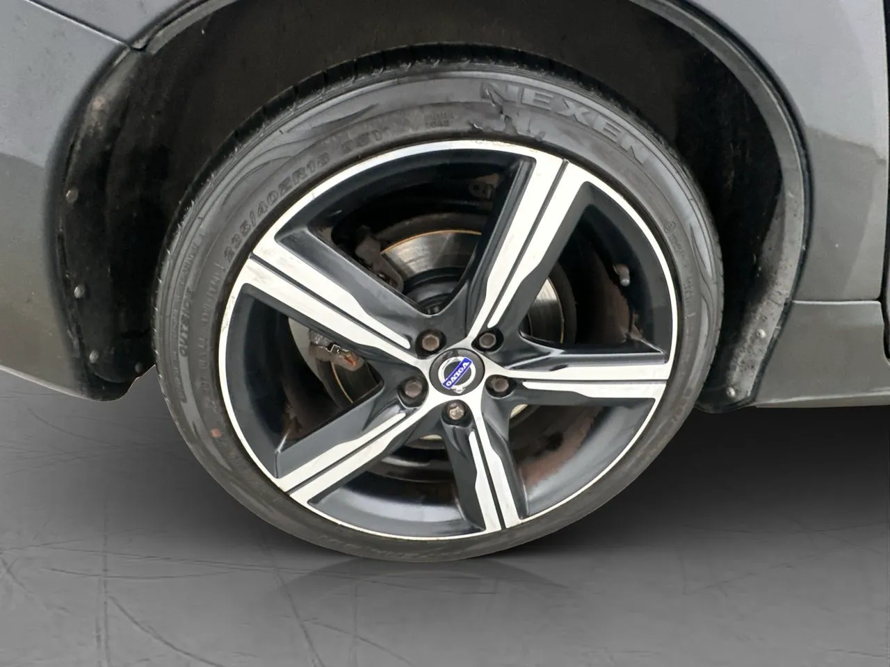 Vehicle image 30
