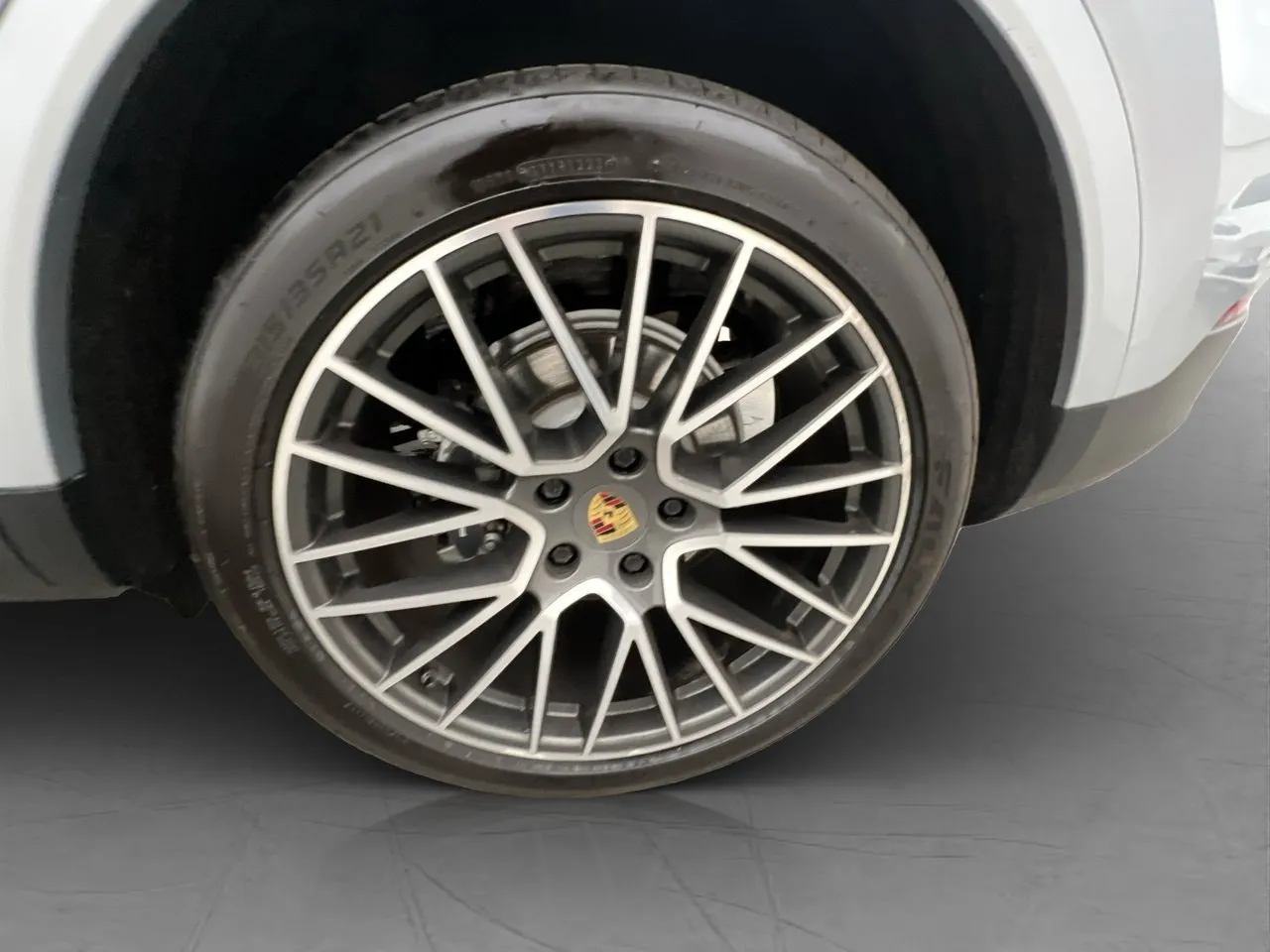 Vehicle image 32