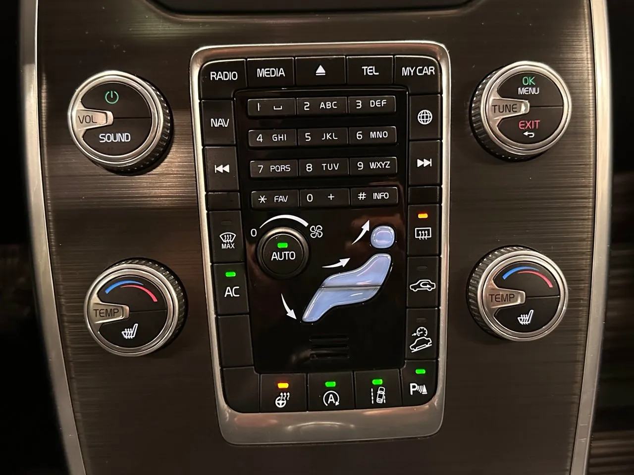 Vehicle image 18