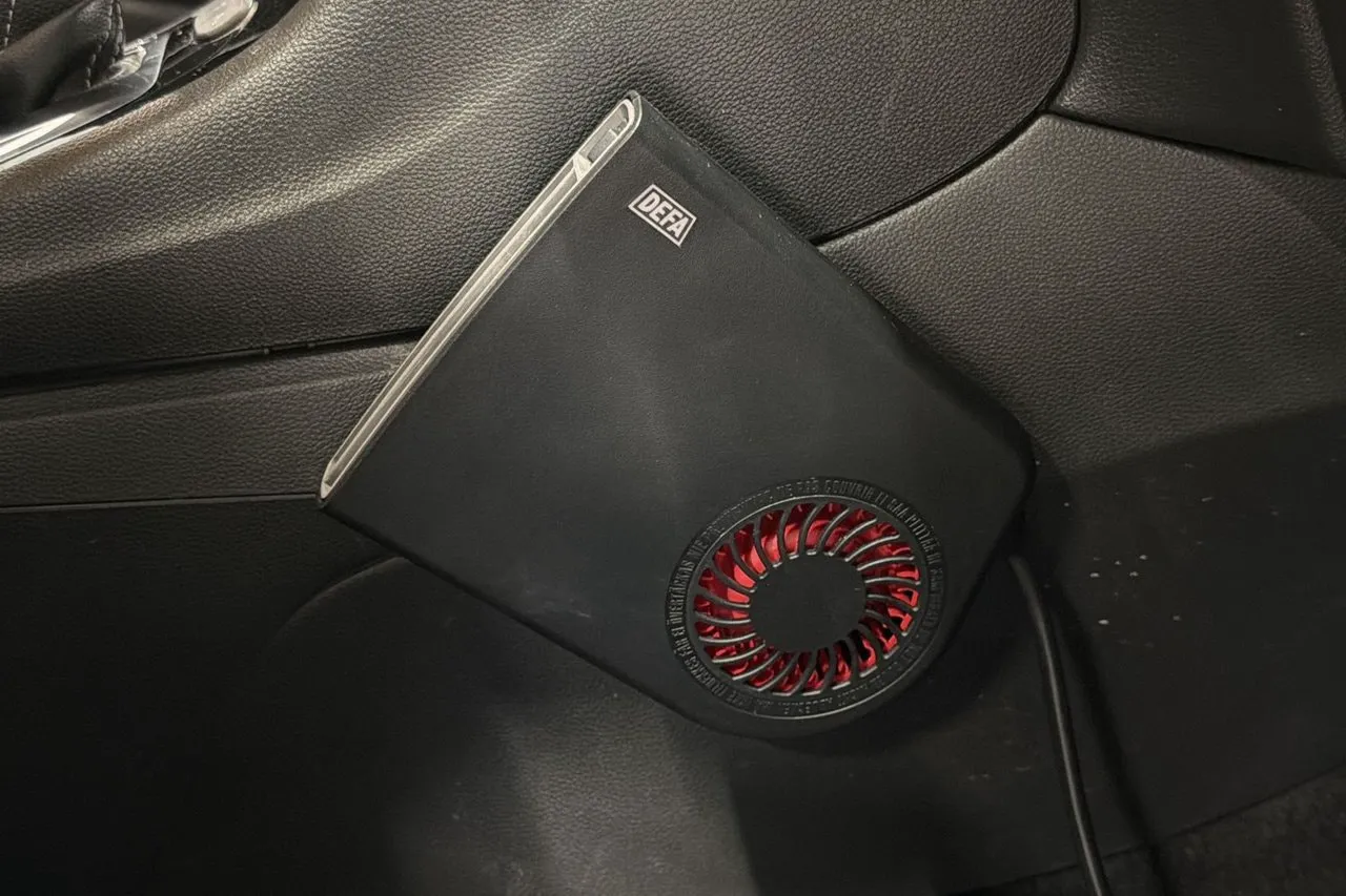 Vehicle image 18