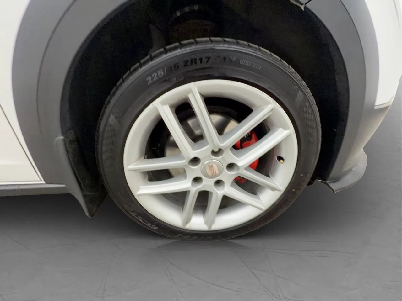 Vehicle image 23