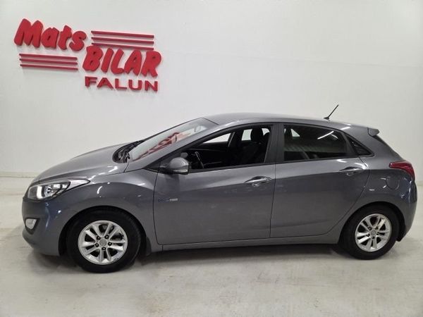 Hyundai i30 1,6 Crdi Manuell Buisness 110 Hk - 2014