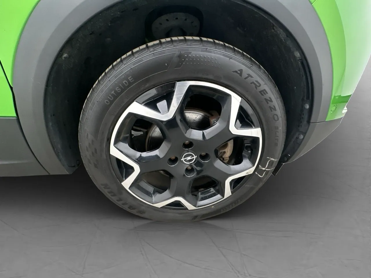 Vehicle image 30