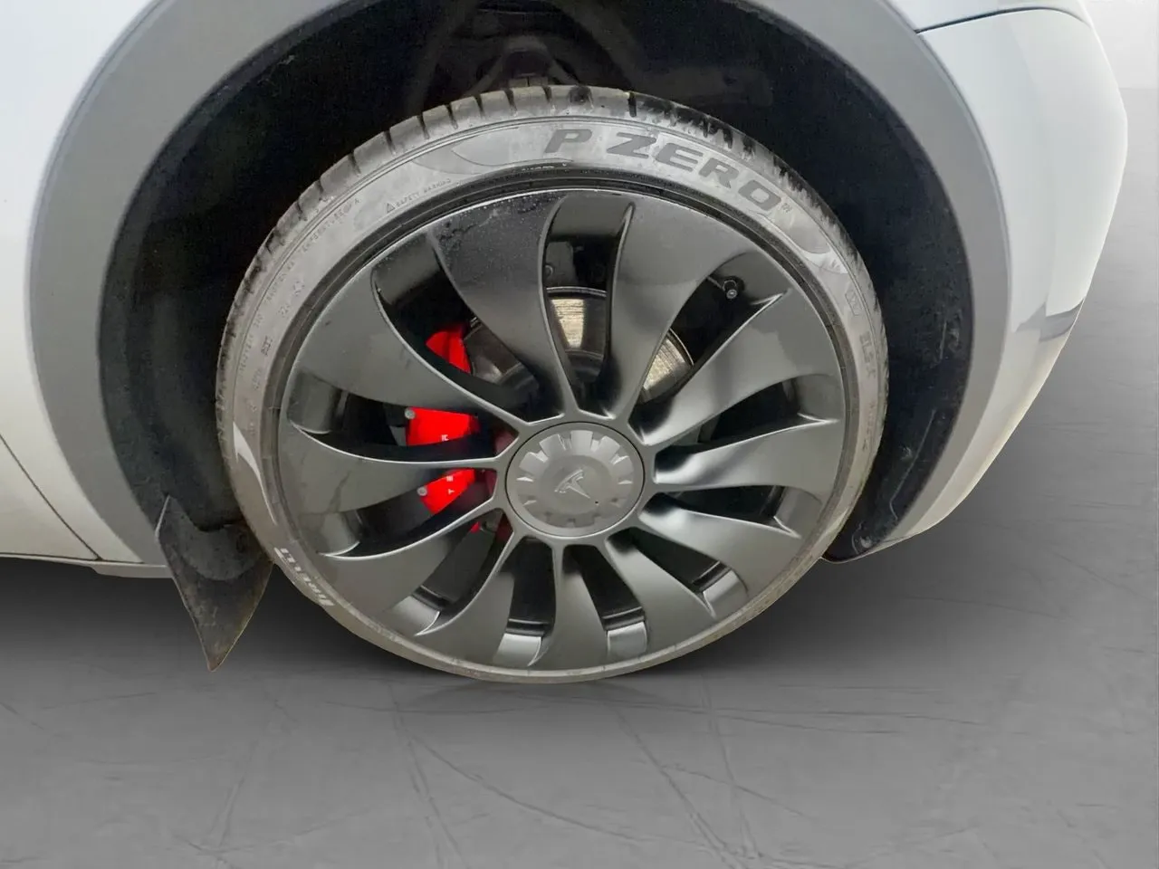Vehicle image 32