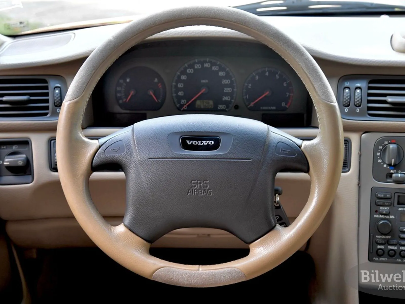 Vehicle image 32
