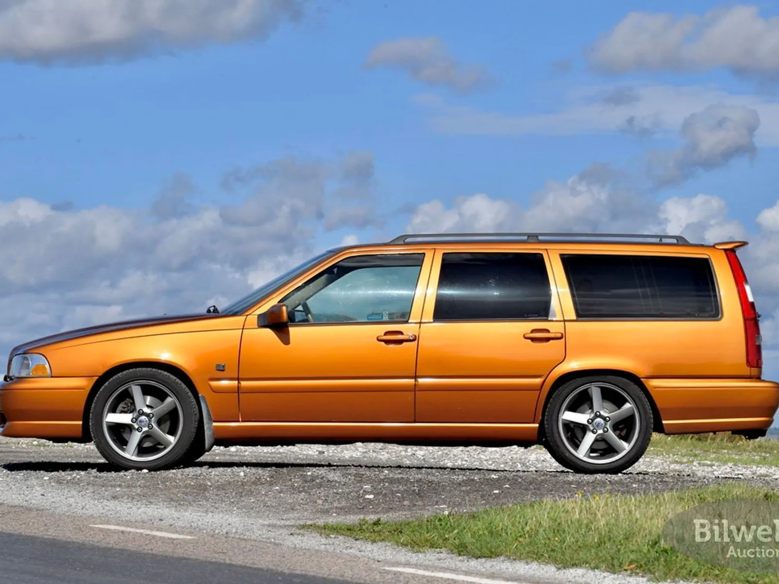 Vehicle image 14
