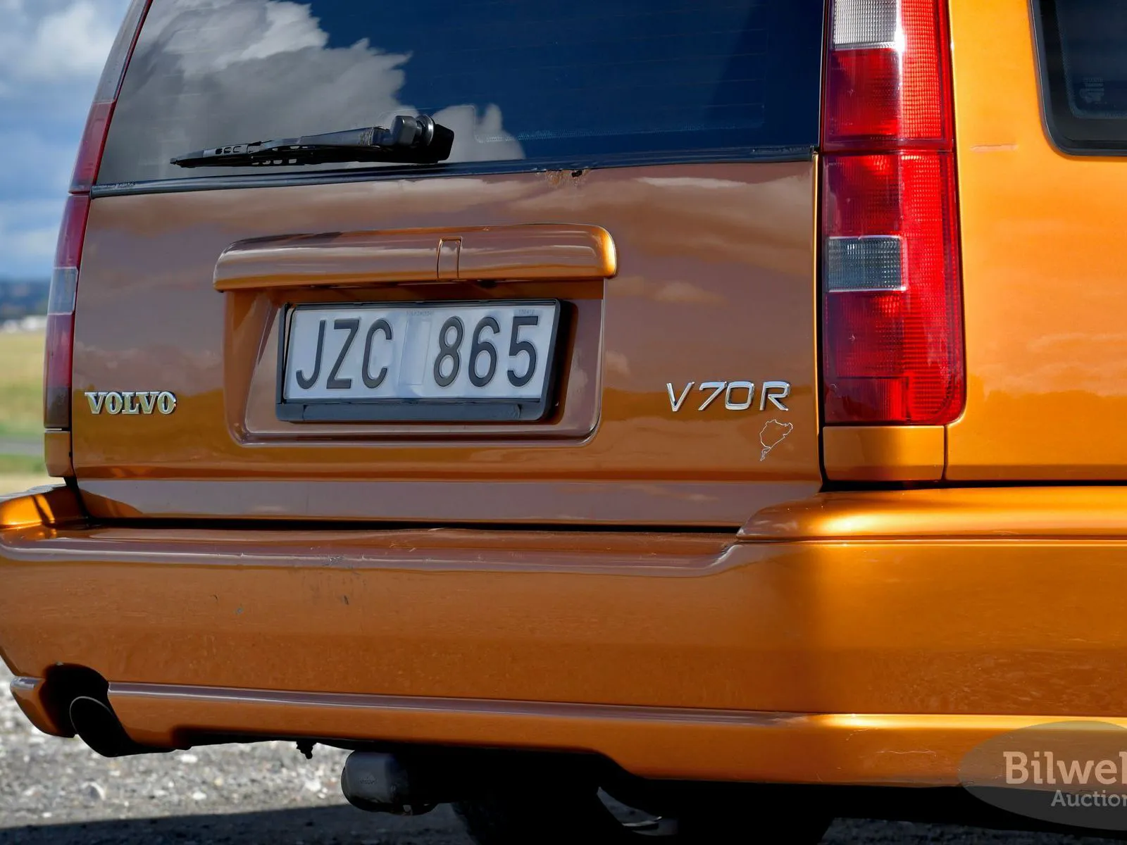 Vehicle image 16