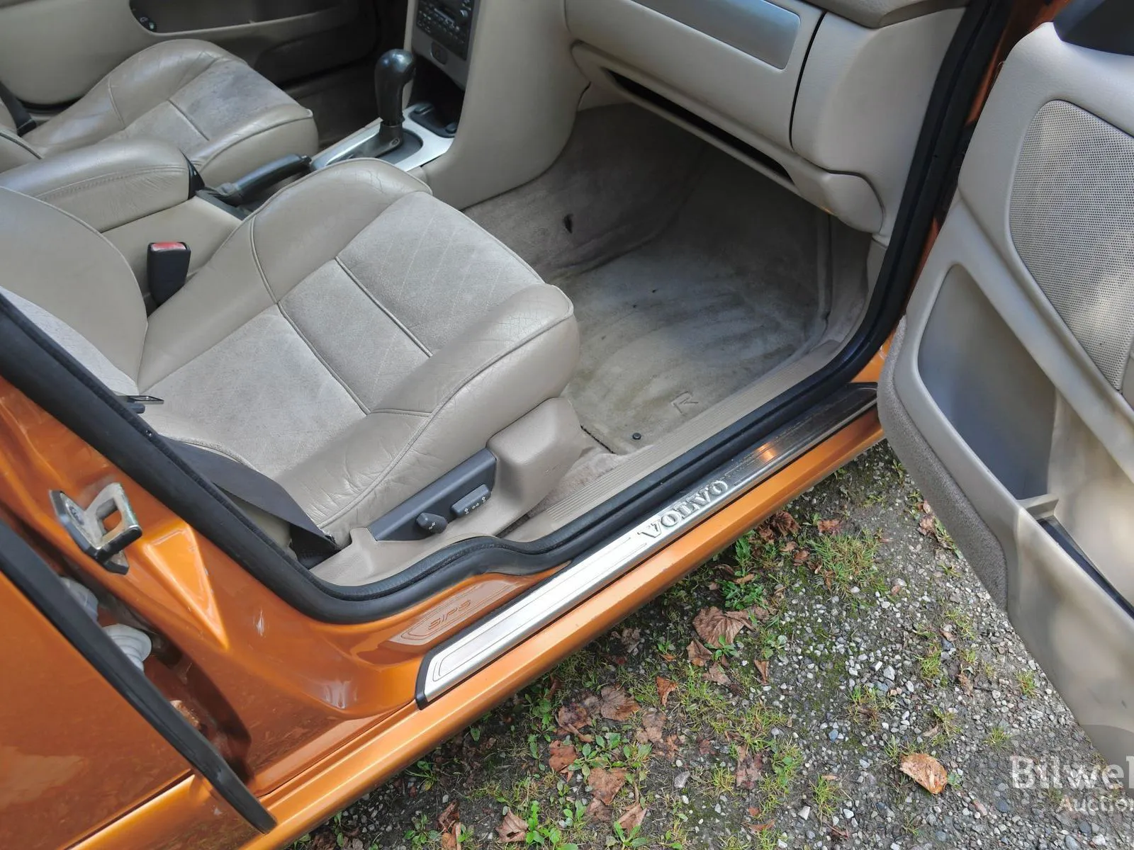 Vehicle image 49