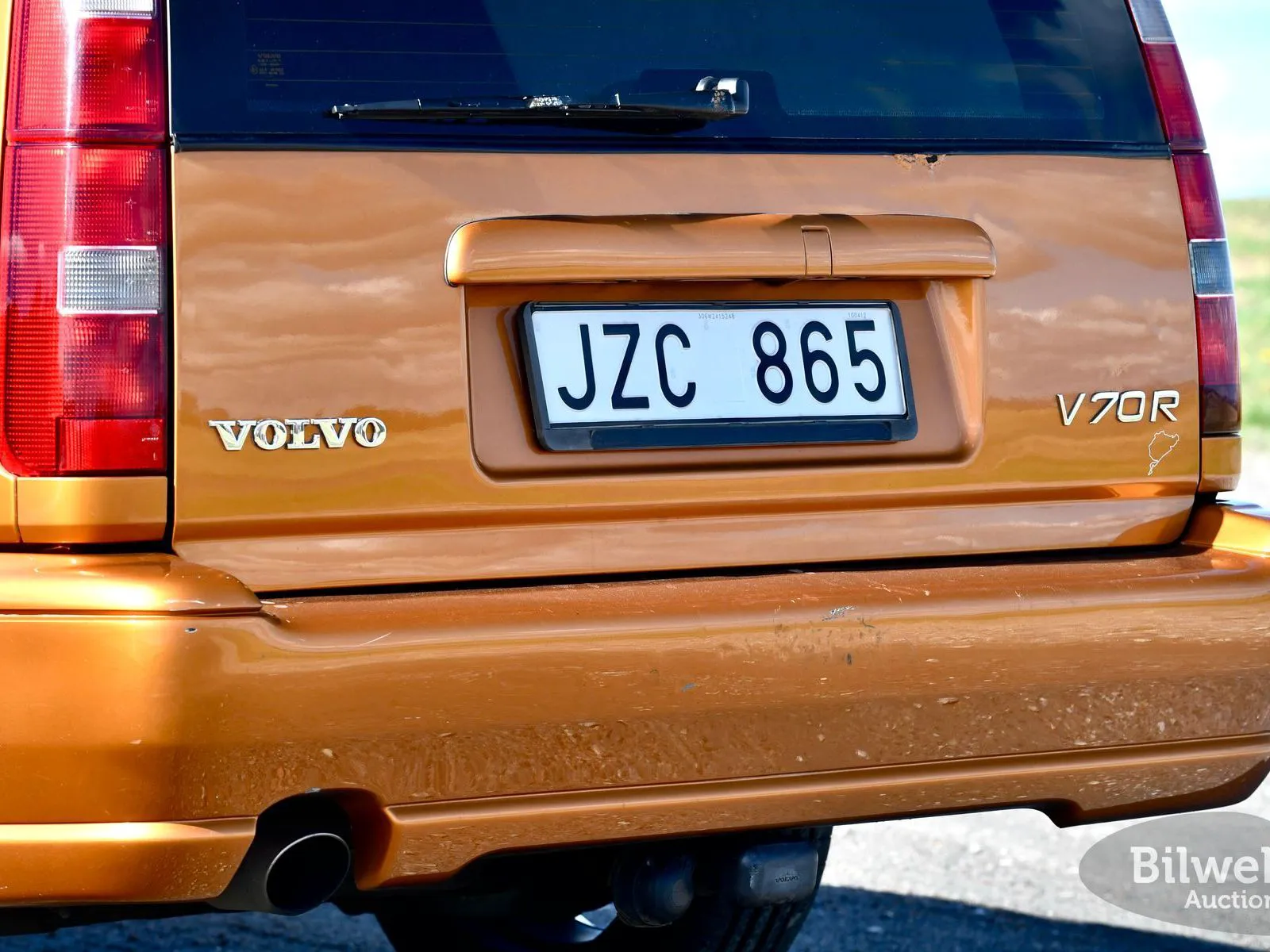 Vehicle image 15