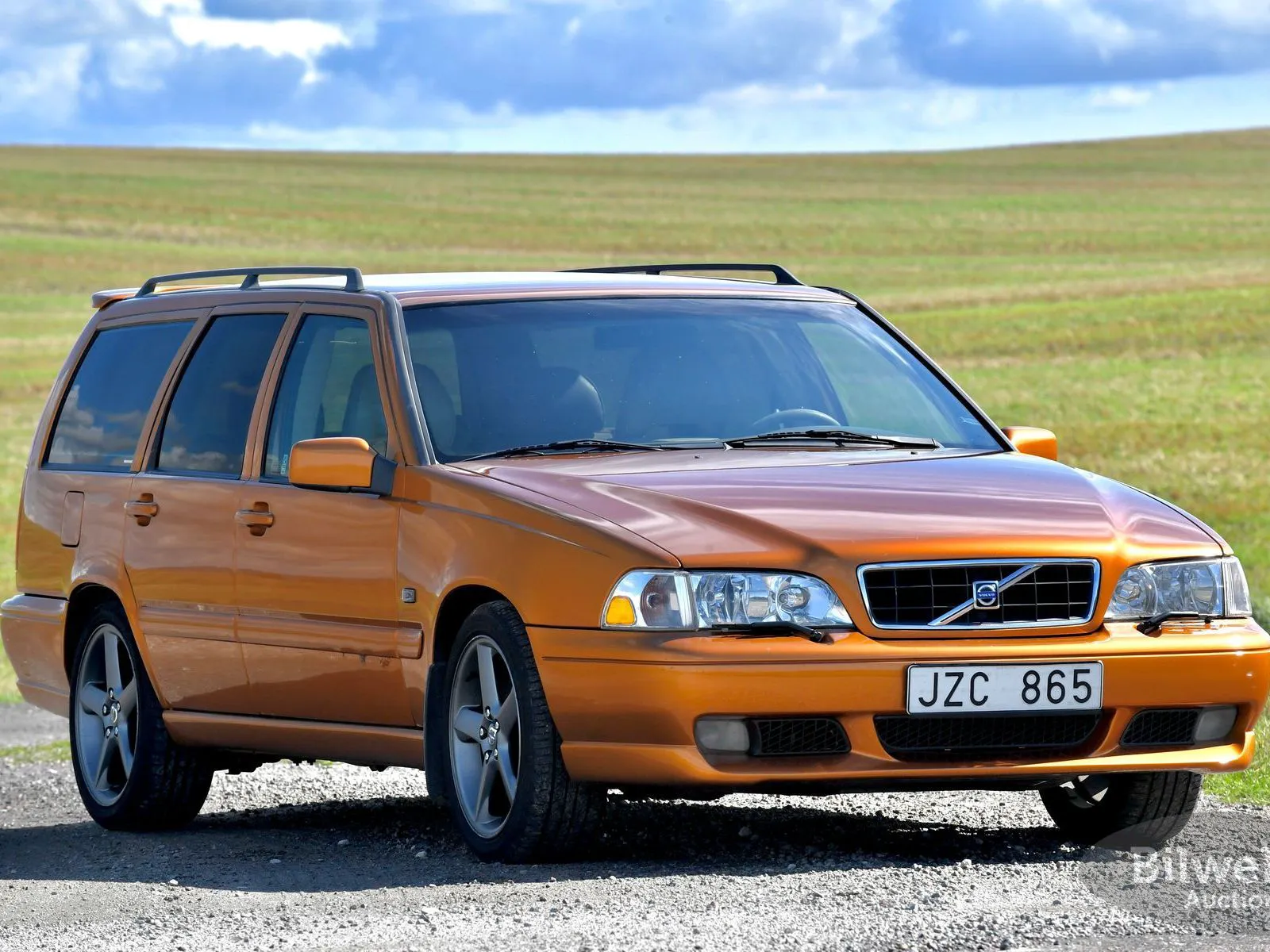 Vehicle image 7