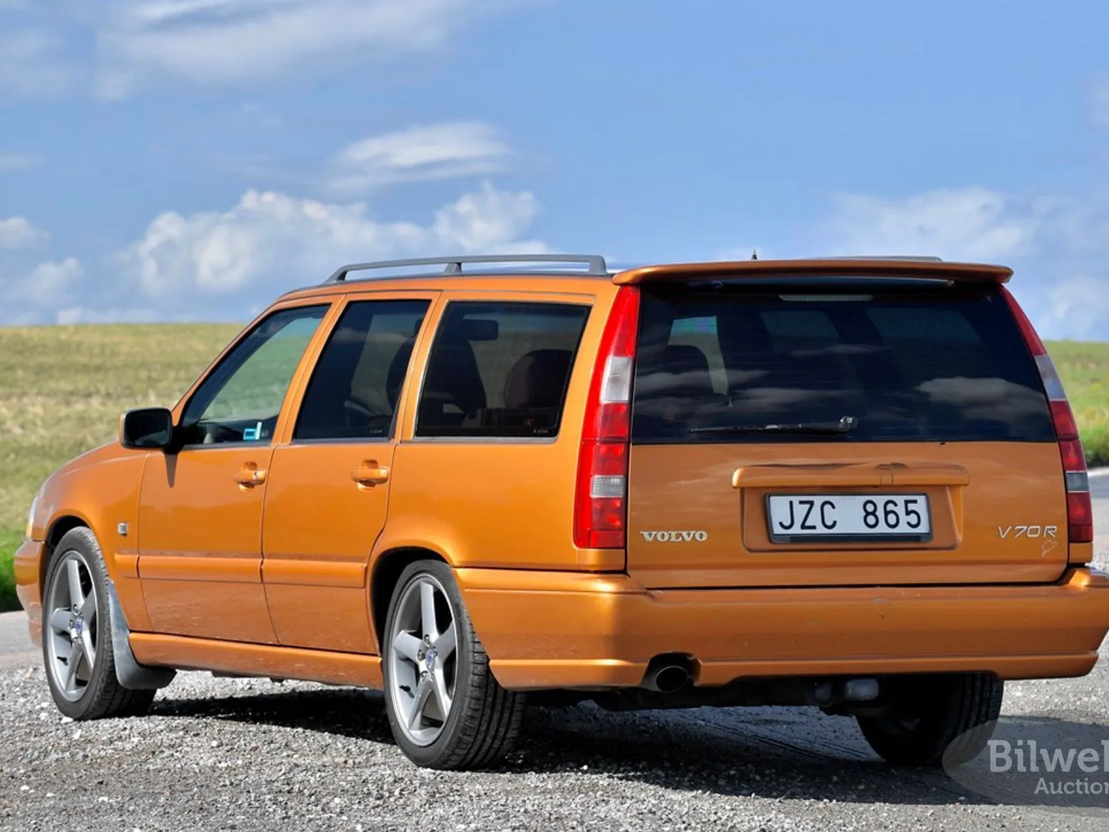 Vehicle image 6