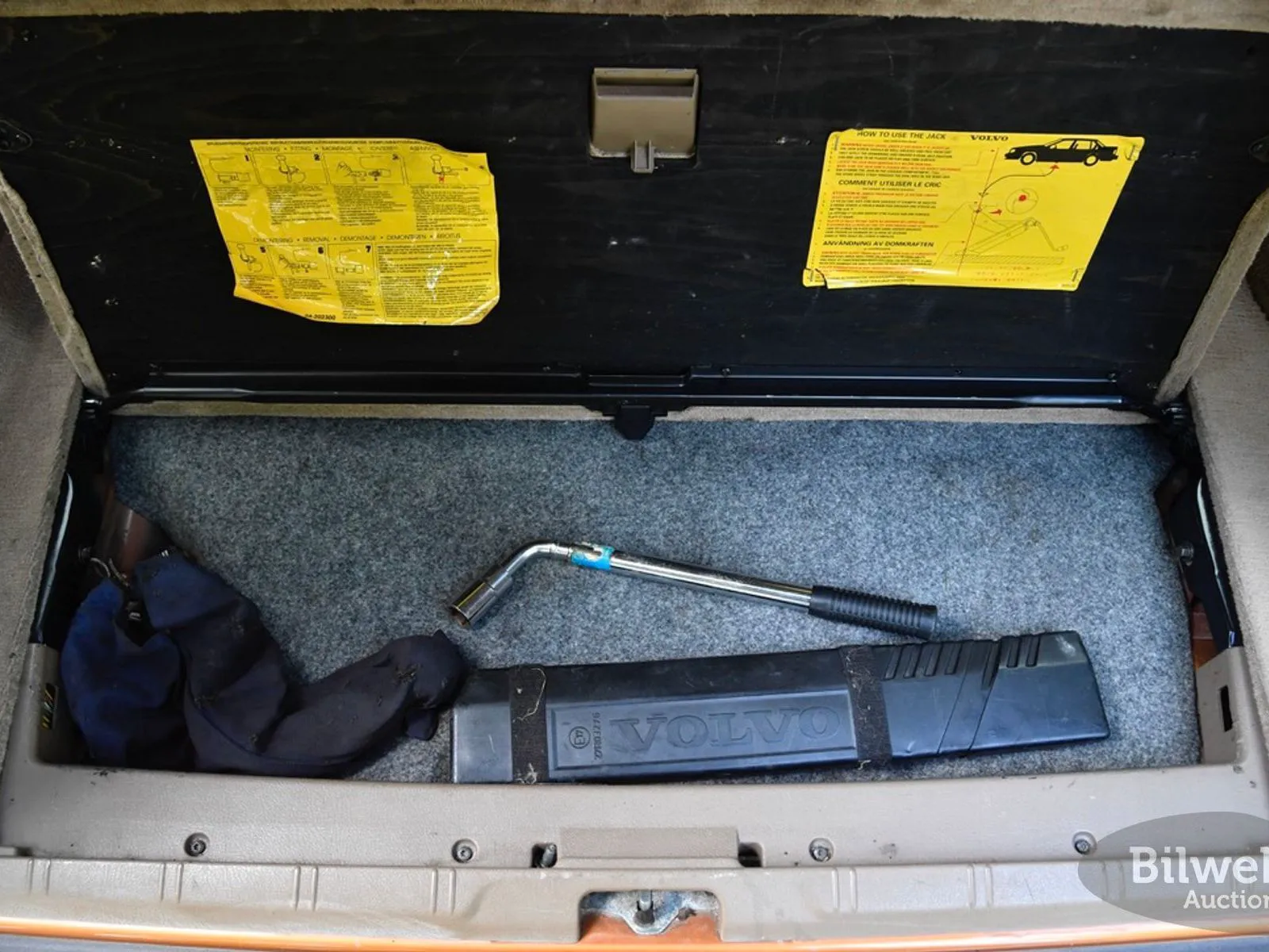 Vehicle image 35