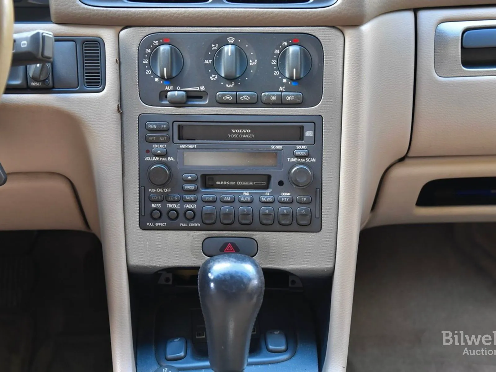 Vehicle image 30