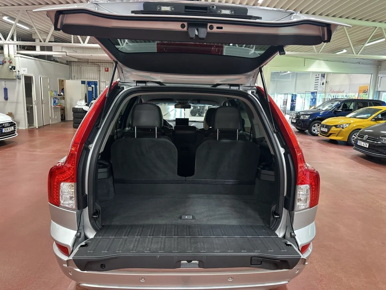Vehicle image 8