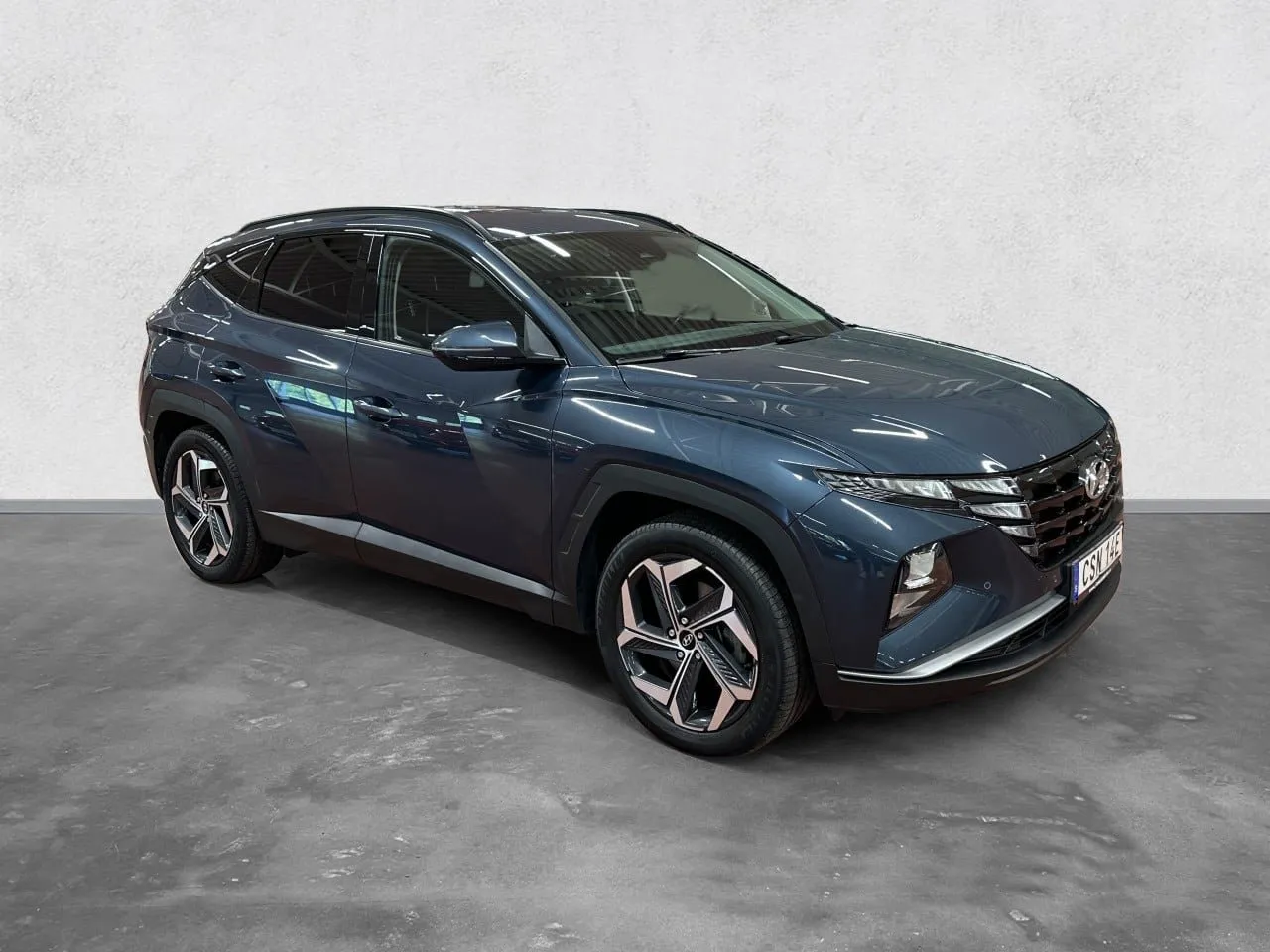Vehicle image 6