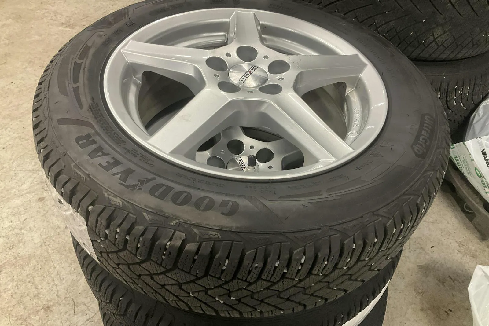 Vehicle image 13