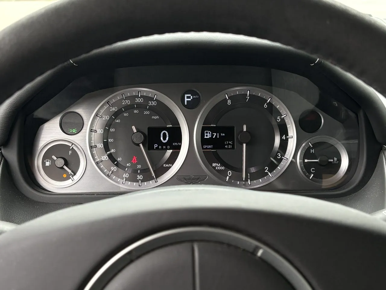 Vehicle image 14