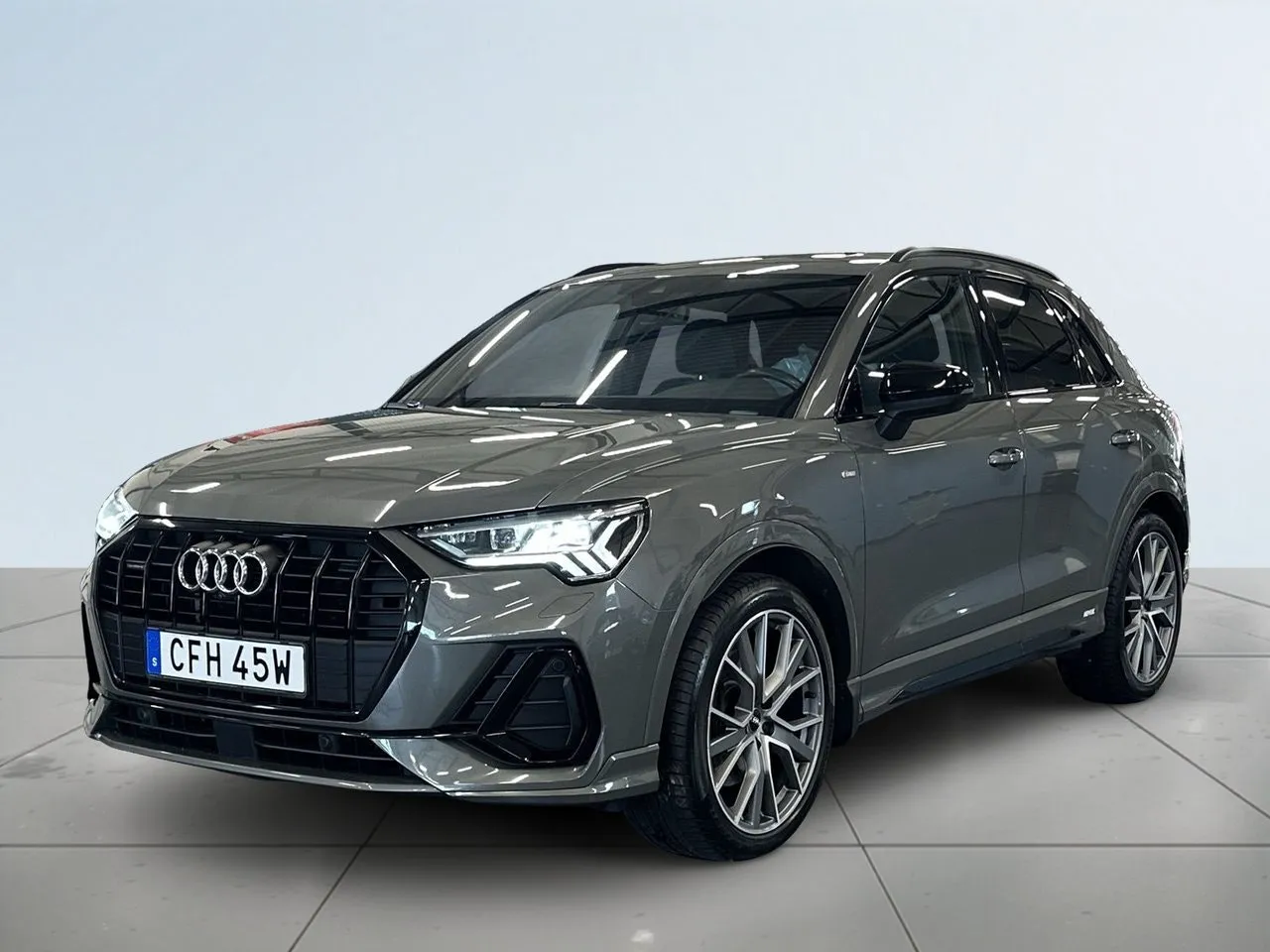 Vehicle image 15