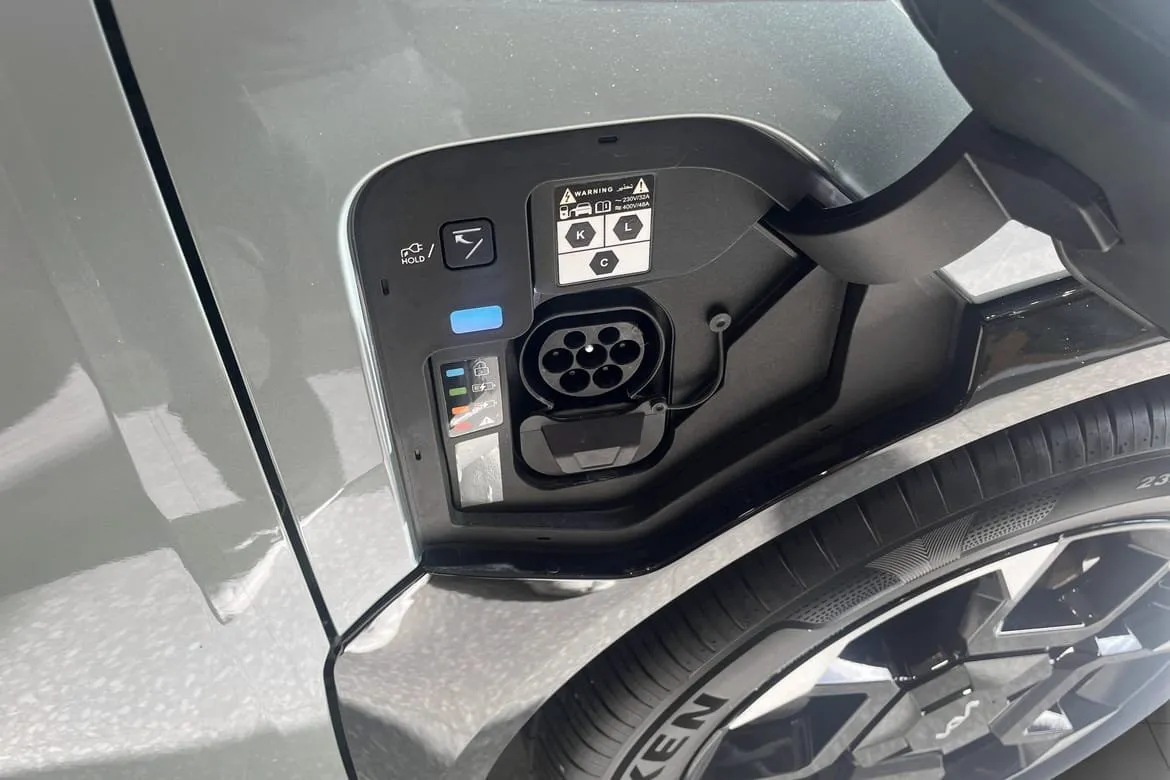 Vehicle image 19