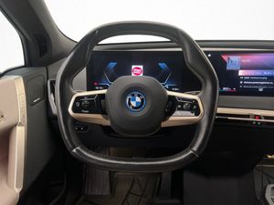 BMW iX bild 20
