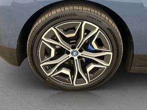 BMW iX bild 36