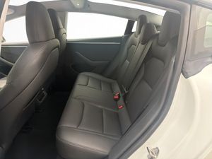 Tesla Model 3 bild 25