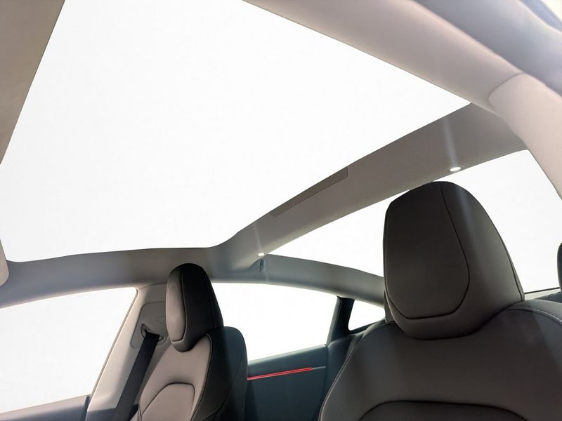 Tesla Model 3 bild 11