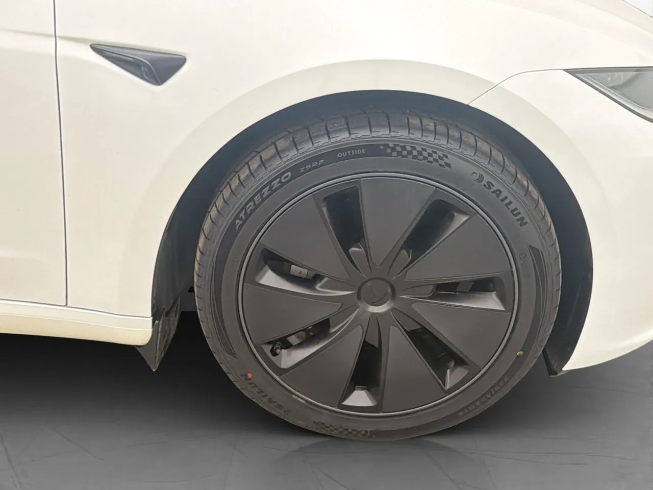 Vehicle image 32