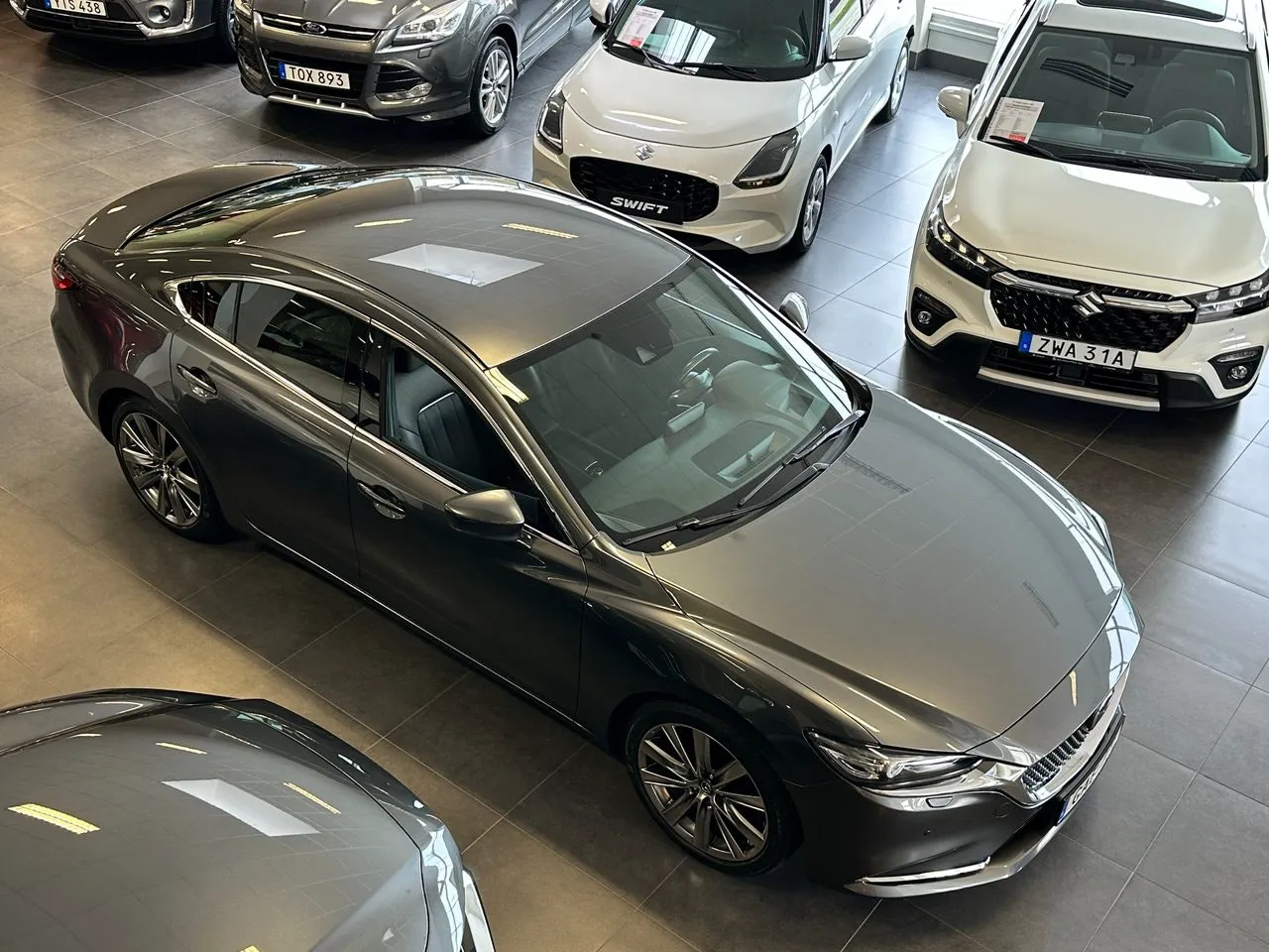 Vehicle image 4